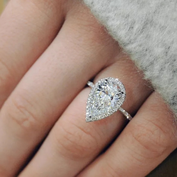 Pretty Tear Drop Crystal Ring - Picture 9 of 9